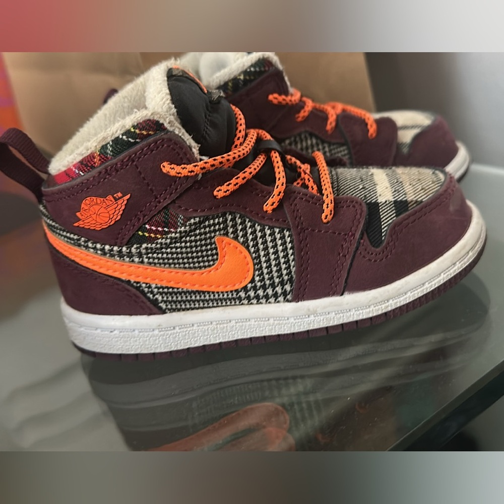 Size 6.5 baby Nike Jordan 1 Mid SE (TD) Night Maroon/Total Orange - Jordans